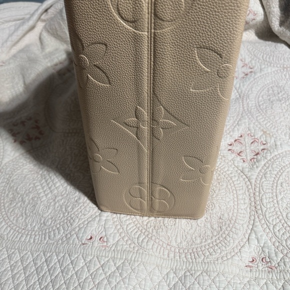 Structured Tote in Light Beige with Floral Embossing - Picture 8 of 9